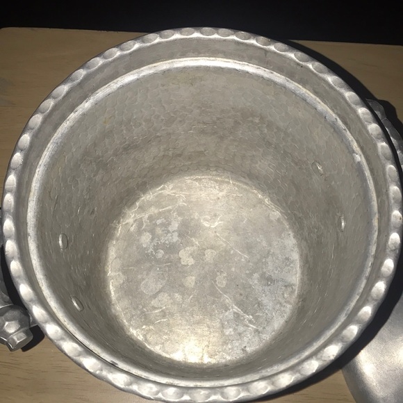 Hand Forged Everlast Metal pot with lid - Picture 8 of 14